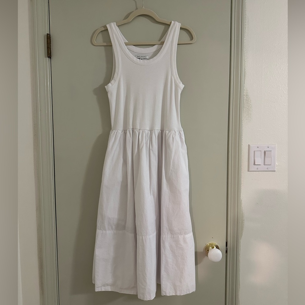 White Sleeveless Dress